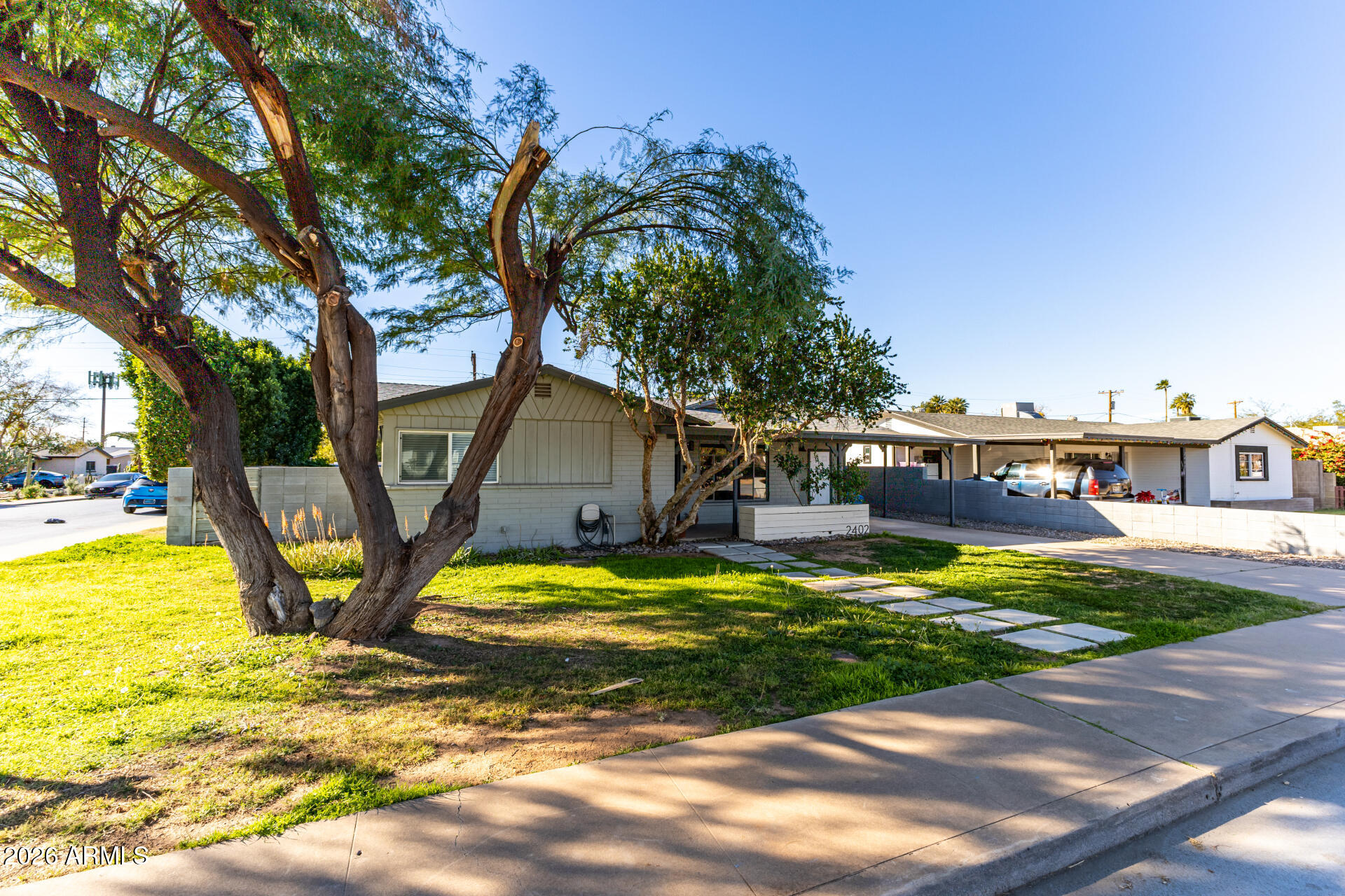 2402 North 37th Street Phoenix, AZ 85008 - Photo 41 of 44 a view of a house with pool yard and sitting area