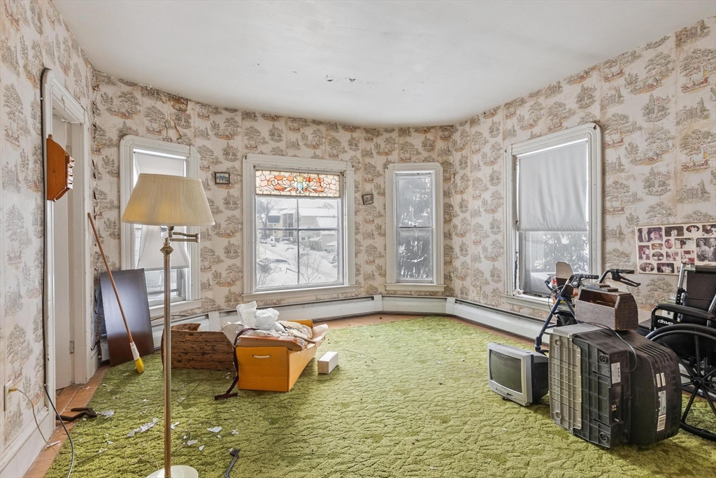 25 Mckinley Road Worcester, MA 01605 - Photo 19 of 40