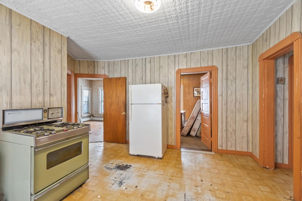 25 Mckinley Road Worcester, MA 01605 - Photo 26 of 40