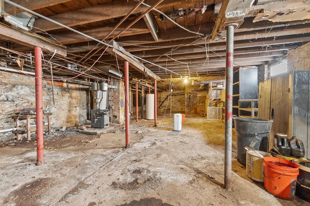 25 Mckinley Road Worcester, MA 01605 - Photo 32 of 40