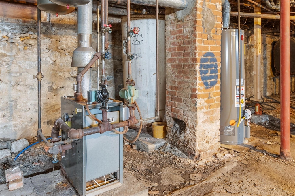 25 Mckinley Road Worcester, MA 01605 - Photo 34 of 40