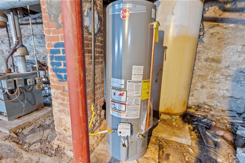 25 Mckinley Road Worcester, MA 01605 - Photo 35 of 40