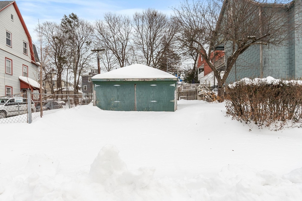 25 Mckinley Road Worcester, MA 01605 - Photo 4 of 40