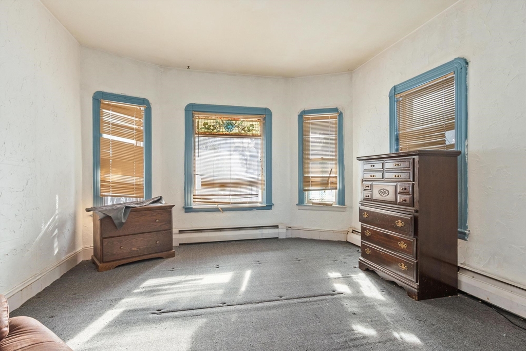 25 Mckinley Road Worcester, MA 01605 - Photo 6 of 40