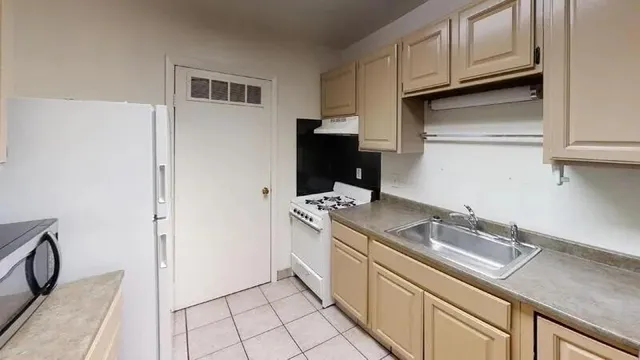 $319,900 | 822 Starwick Drive, Ann Arbor, MI 48105