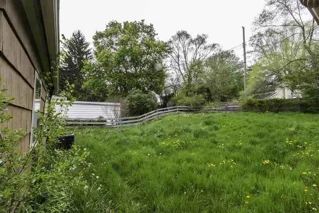 $319,900 | 822 Starwick Drive, Ann Arbor, MI 48105