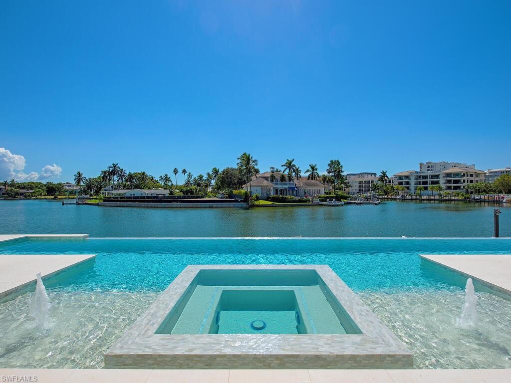 306 Springline Drive Naples, FL 34102 - Photo 11 of 50