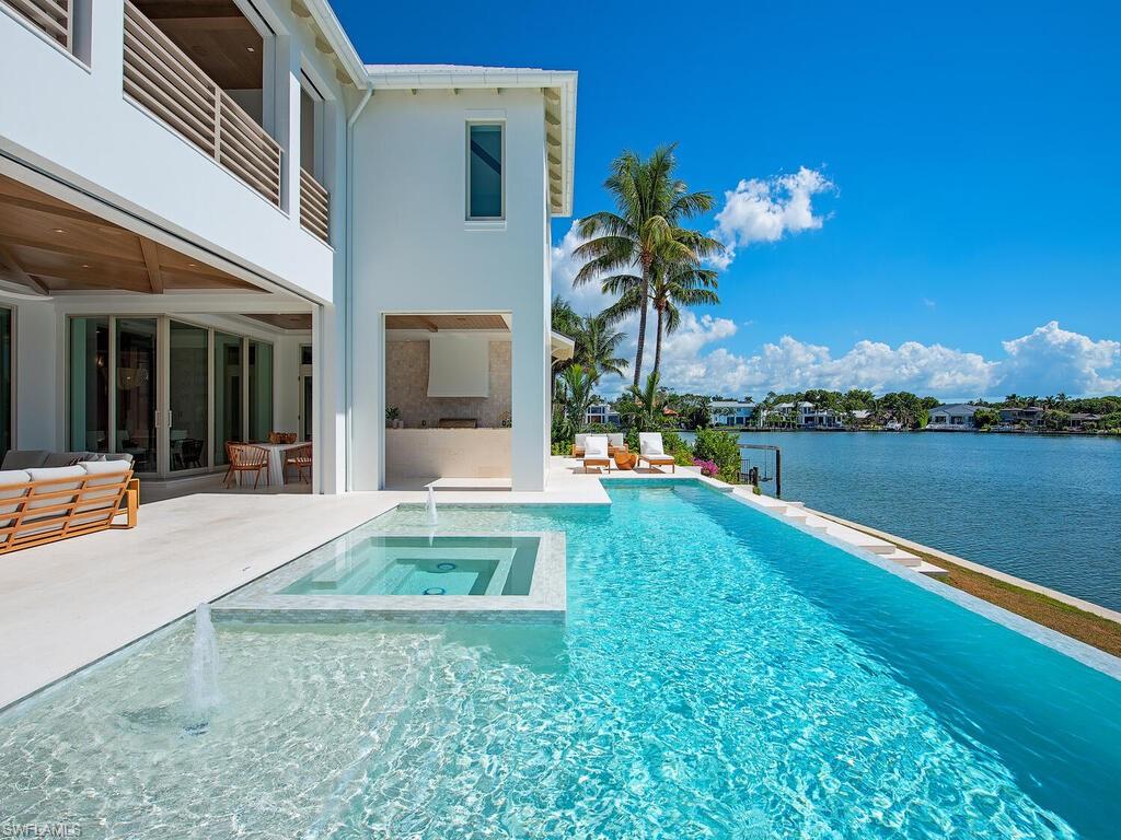 306 Springline Drive Naples, FL 34102 - Photo 12 of 50