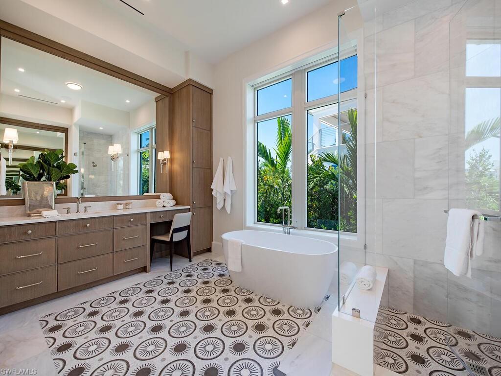 306 Springline Drive Naples, FL 34102 - Photo 29 of 50 Master Bathroom