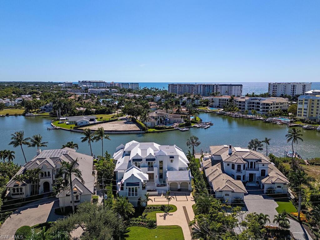 306 Springline Drive Naples, FL 34102 - Photo 44 of 50 Guest Casita Bathroom