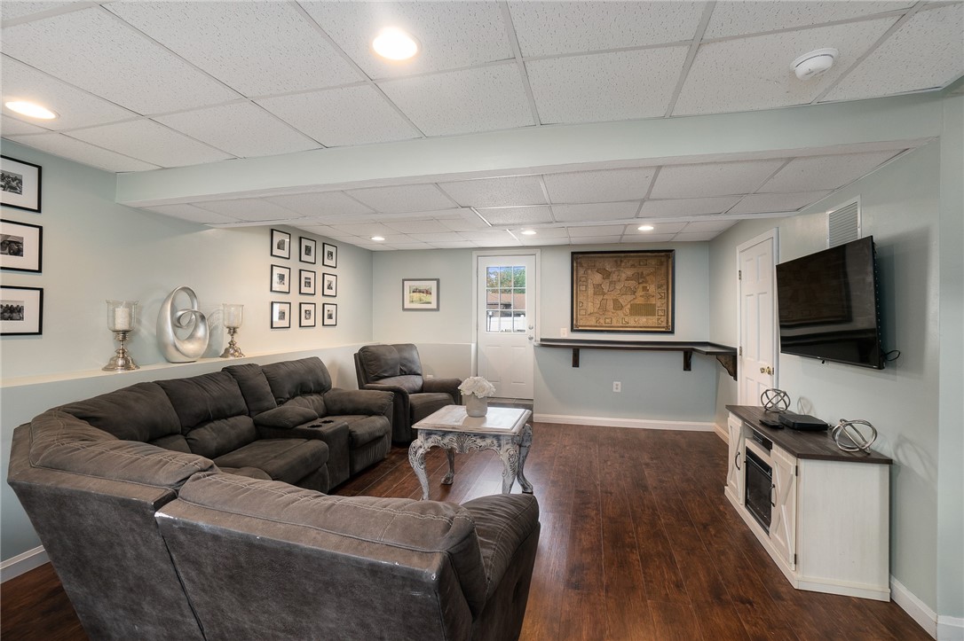 159 Mohawk Trail Cranston, RI 02921 - Photo 20 of 27 Gallery Image 20