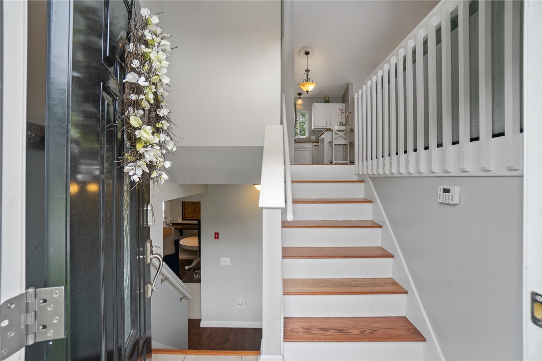 159 Mohawk Trail Cranston, RI 02921 - Photo 2 of 27 Gallery Image 2