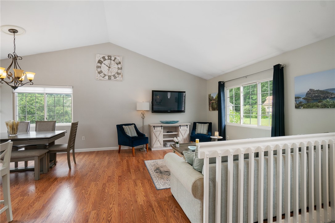 159 Mohawk Trail Cranston, RI 02921 - Photo 3 of 27 Gallery Image 3