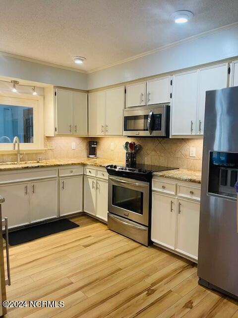 415 Boros Road New Bern, NC 28560 - Photo 11 of 37 Kitchen