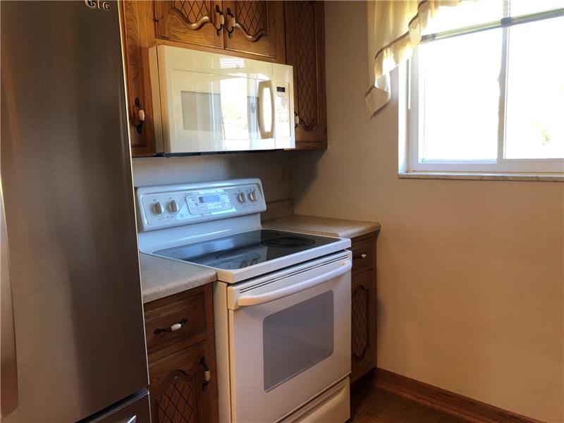 5352 Meadowcrest Road Pittsburgh, PA 15236 - Photo 12 of 23 Gallery Image 12