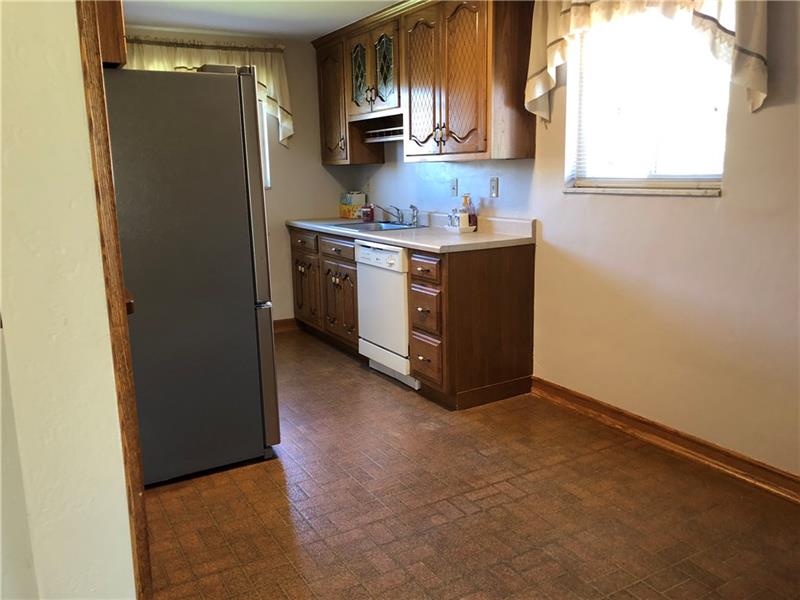 5352 Meadowcrest Road Pittsburgh, PA 15236 - Photo 14 of 23 Gallery Image 14