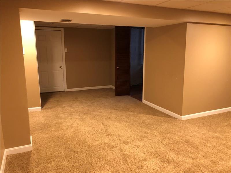 5352 Meadowcrest Road Pittsburgh, PA 15236 - Photo 18 of 23 Gallery Image 18