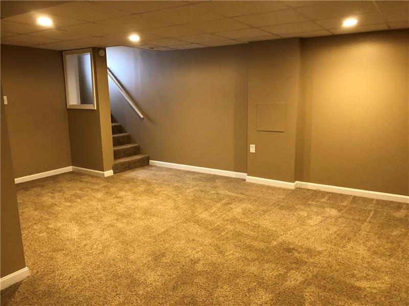 5352 Meadowcrest Road Pittsburgh, PA 15236 - Photo 19 of 23 Gallery Image 19