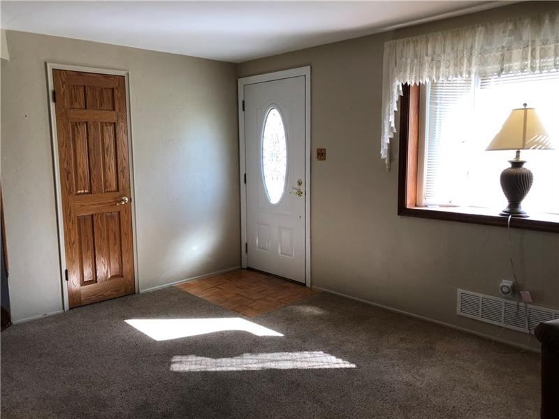 5352 Meadowcrest Road Pittsburgh, PA 15236 - Photo 3 of 23 Gallery Image 3