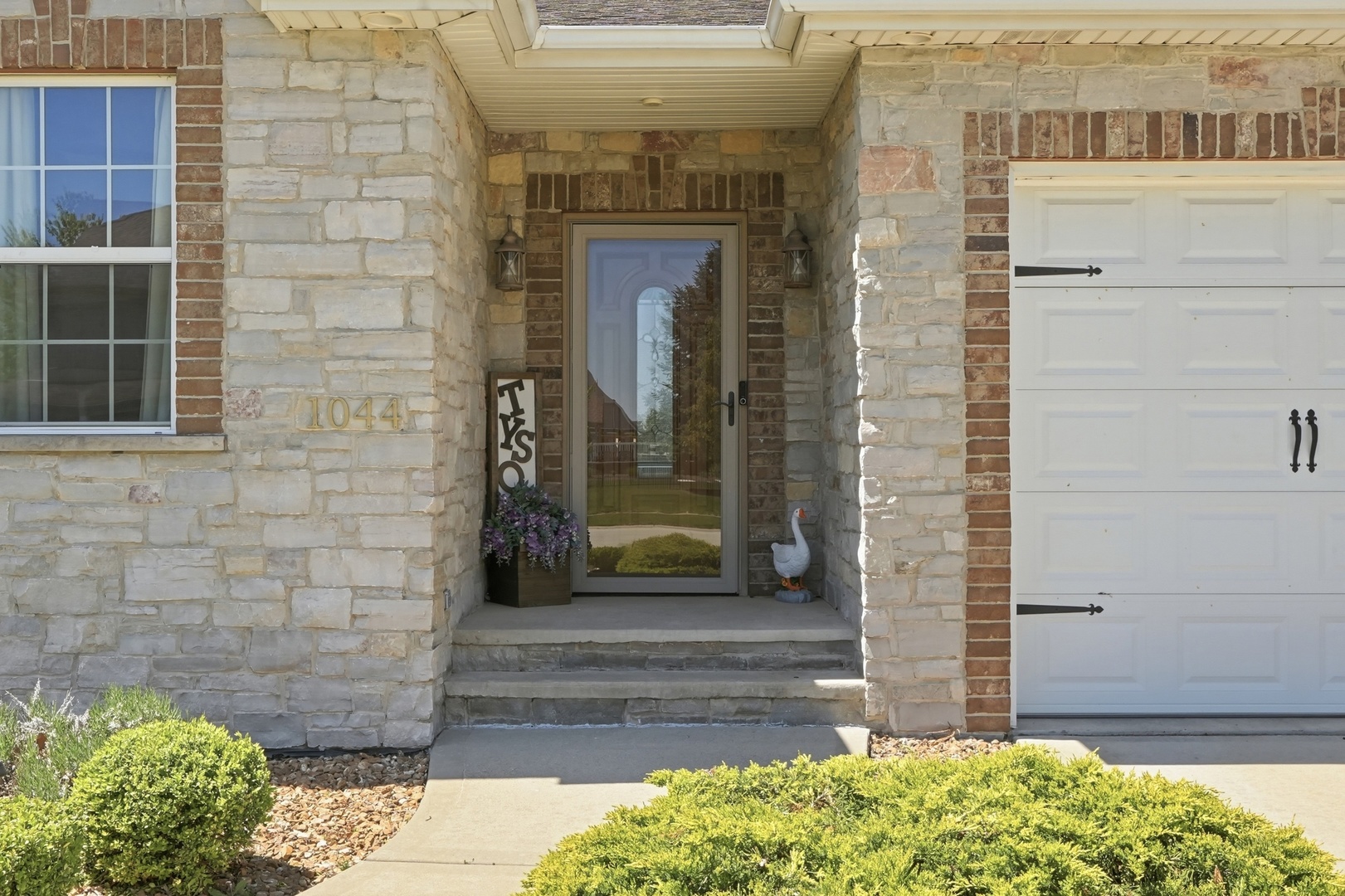 1044 Sycamore Street Beecher, IL 60401 - Photo 2 of 41