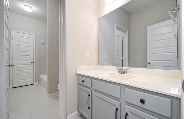 a bathroom with a bathtub