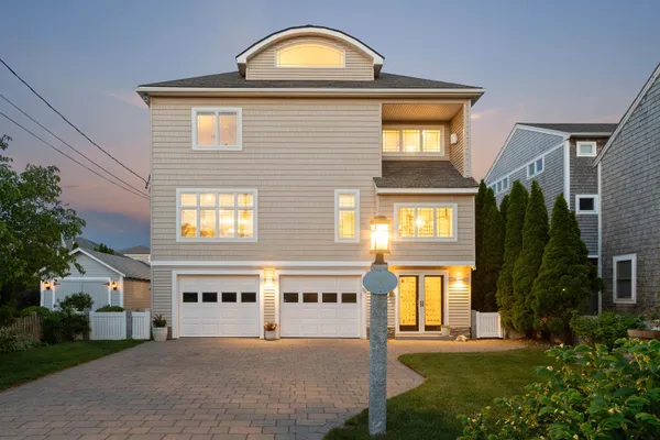 $1,749,900 | 30 Ancient Highway, Hampton, NH 03842