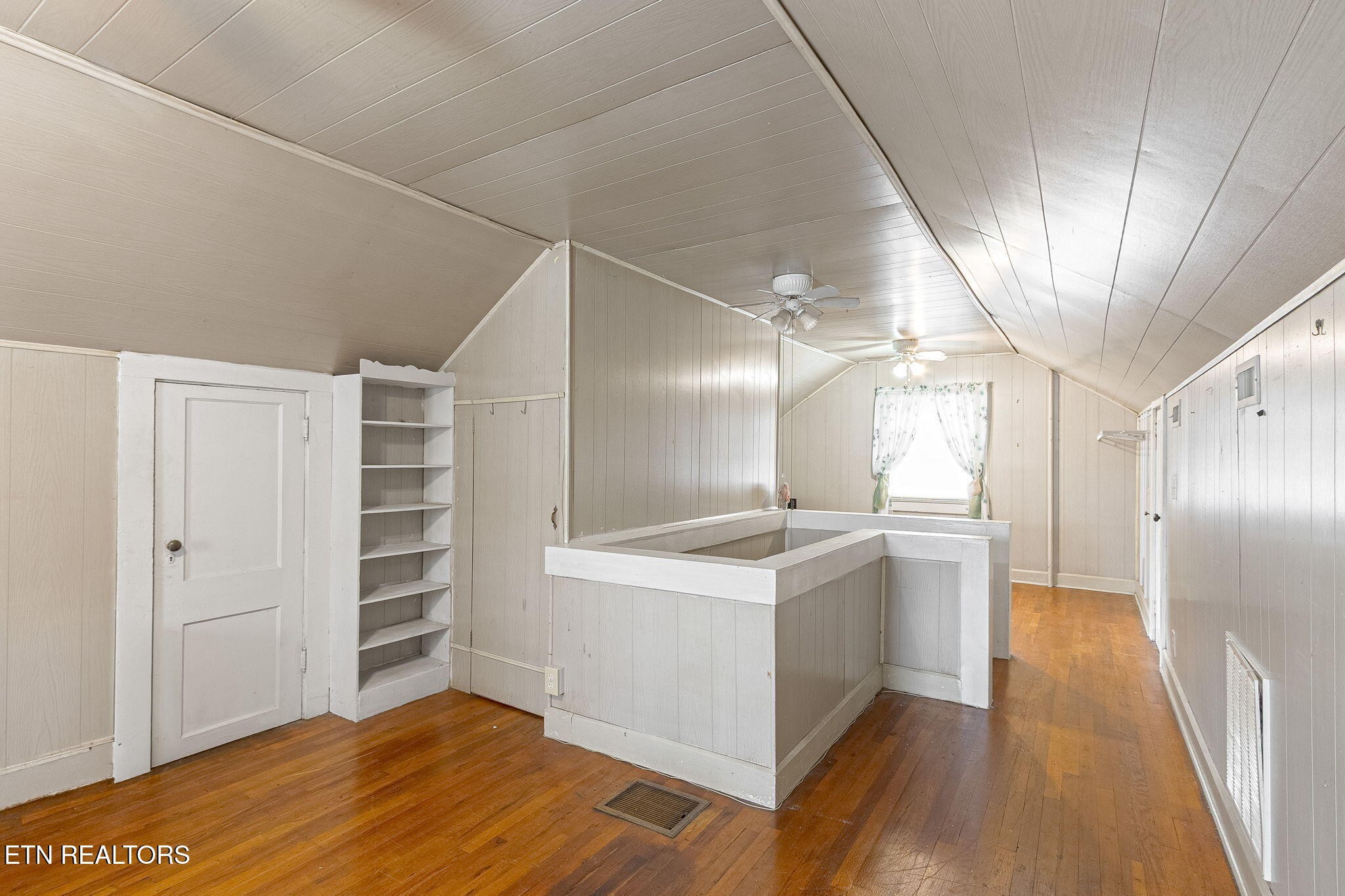 679 North Wright Road Alcoa, TN 37701 - Photo 13 of 34 Gallery Image 13
