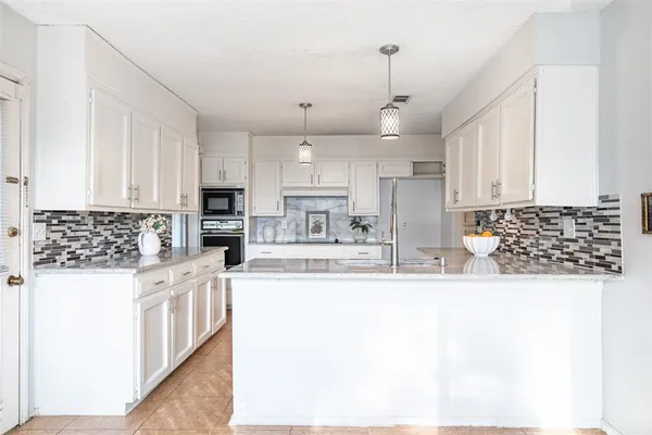 $400,000 | 1102 St Croix Court, Arlington, TX 76012