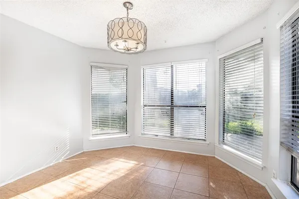 $400,000 | 1102 St Croix Court, Arlington, TX 76012