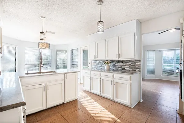 $400,000 | 1102 St Croix Court, Arlington, TX 76012
