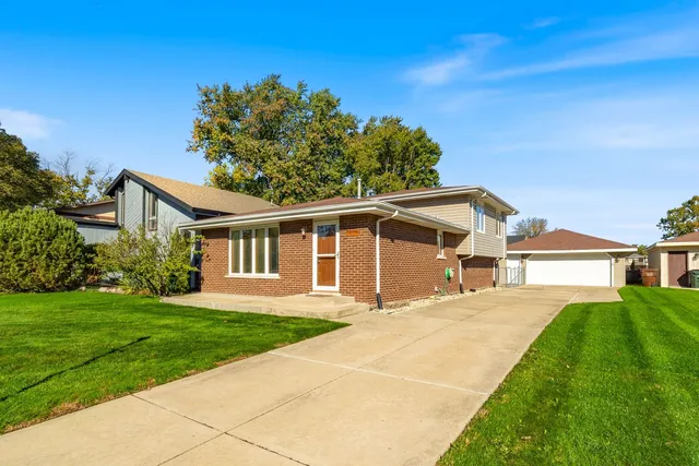 $340,000 | 5244 170th Street, Oak Forest, IL 60452