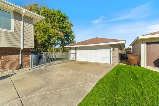 $340,000 | 5244 170th Street, Oak Forest, IL 60452