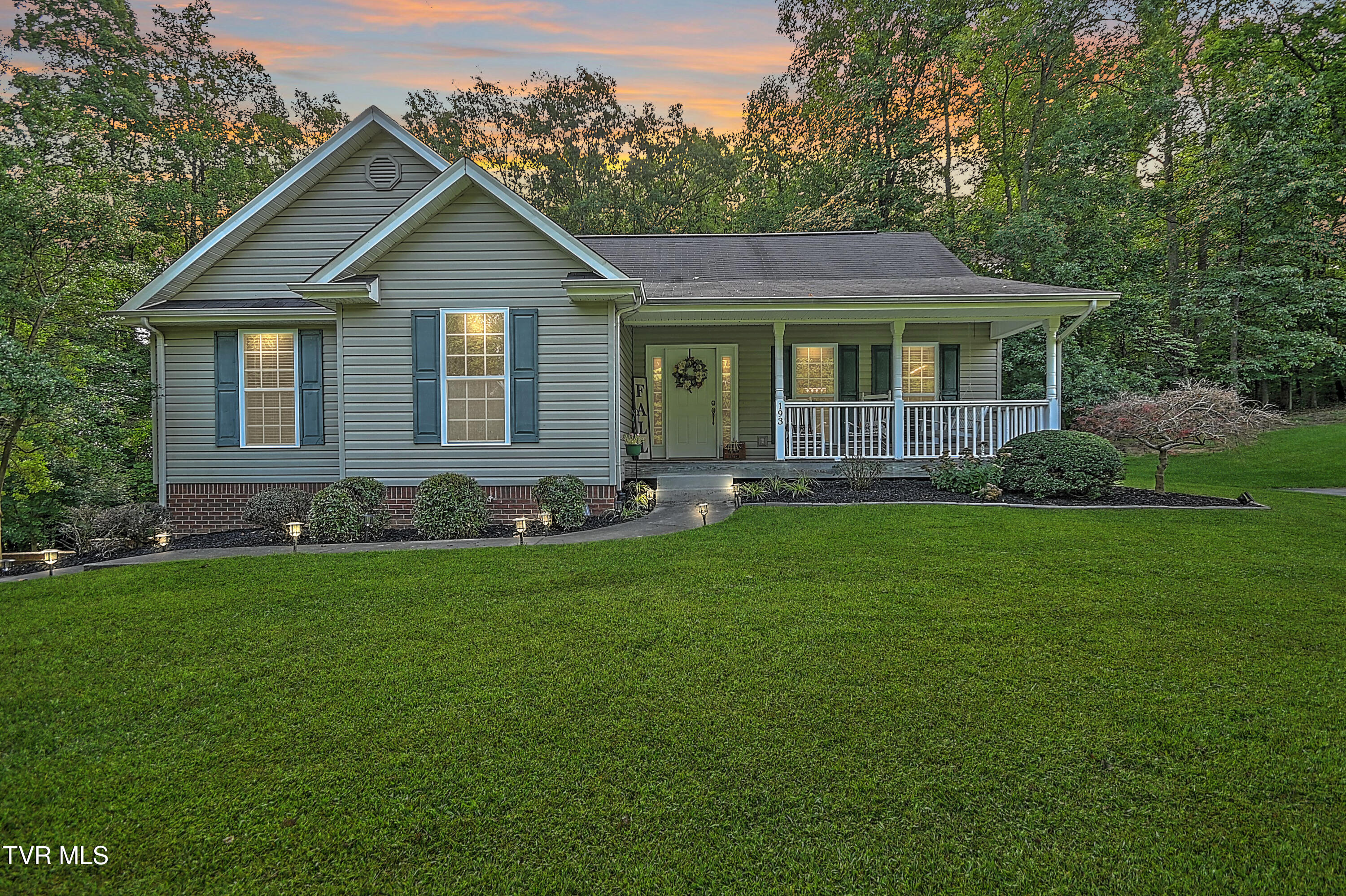 193 Pickens Road Kingsport, TN 37663 - Photo 1 of 53 DSC_4508_09_10_11_12_13_14