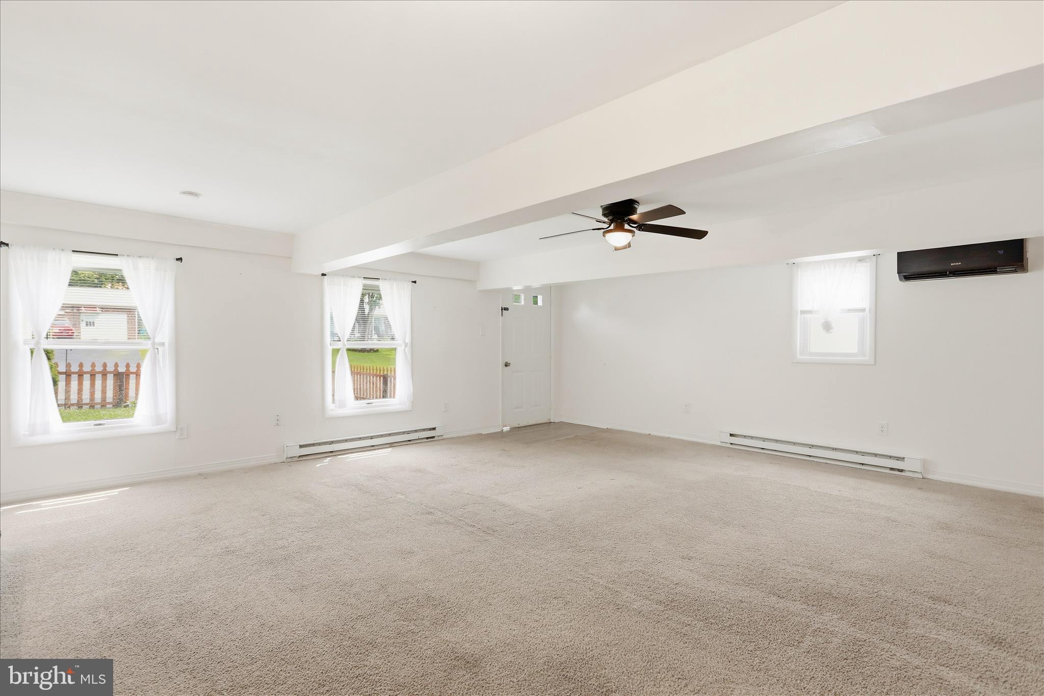 21434 Greenbrier Road Boonsboro, MD 21713 - Photo 3 of 34 Living Room