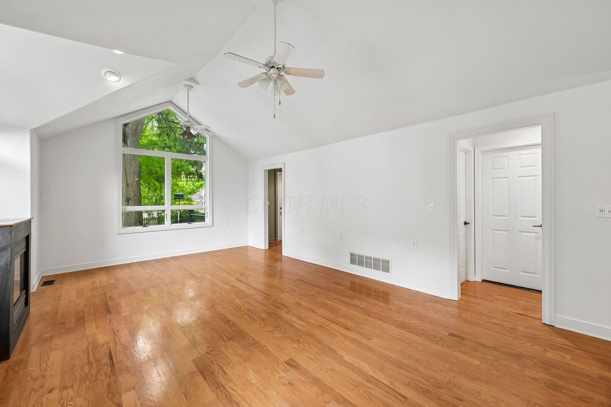 175 West Weisheimer Road Columbus, OH 43214 - Photo 6 of 59