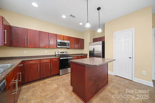 $2,300 | 6223 Woodland Commons Drive, Charlotte, NC 28269
