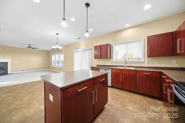 $2,300 | 6223 Woodland Commons Drive, Charlotte, NC 28269