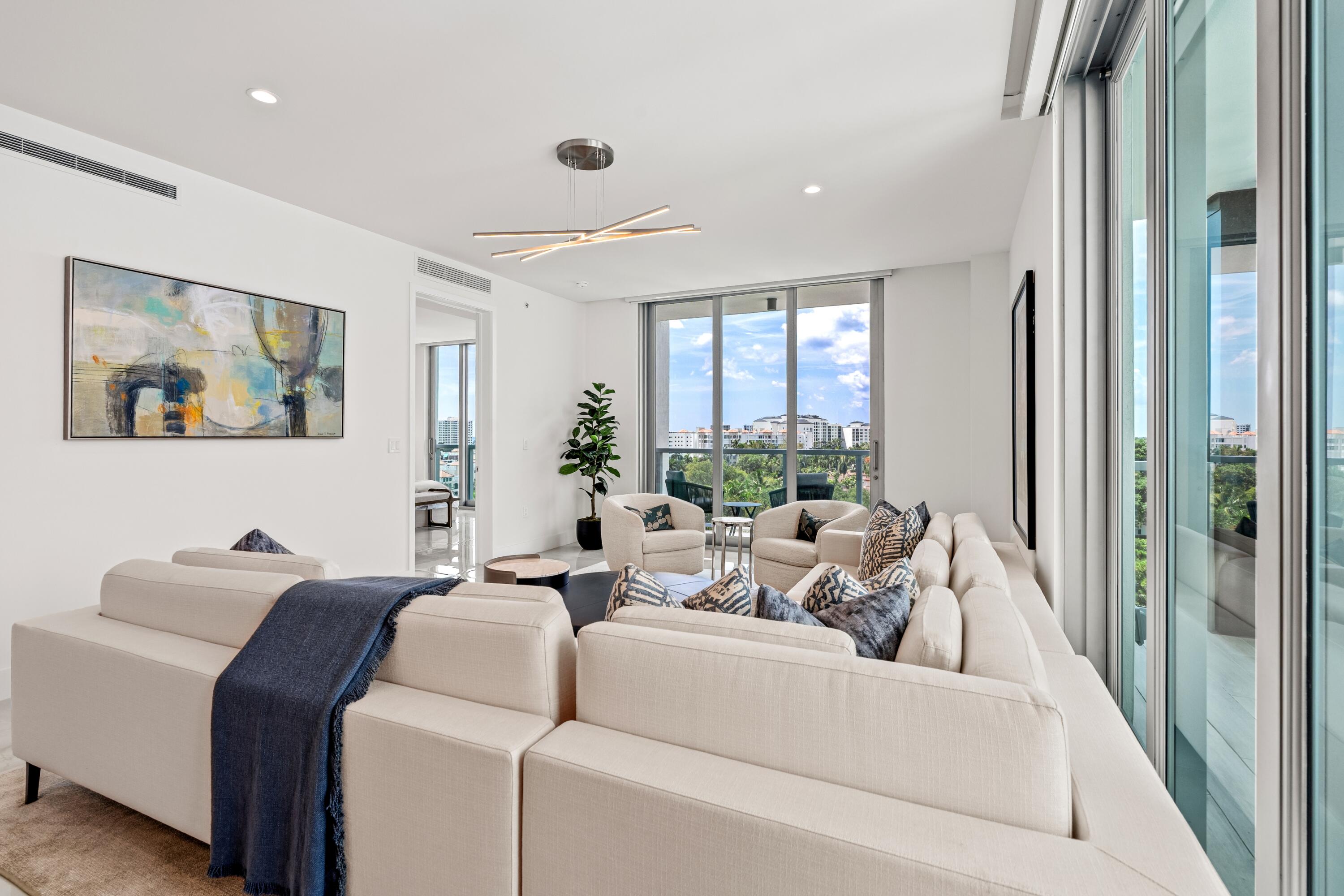 485 East Royal Palm Road, Unit 804 Boca Raton, FL 33432 - Photo 3 of 44 LIVING ROOM