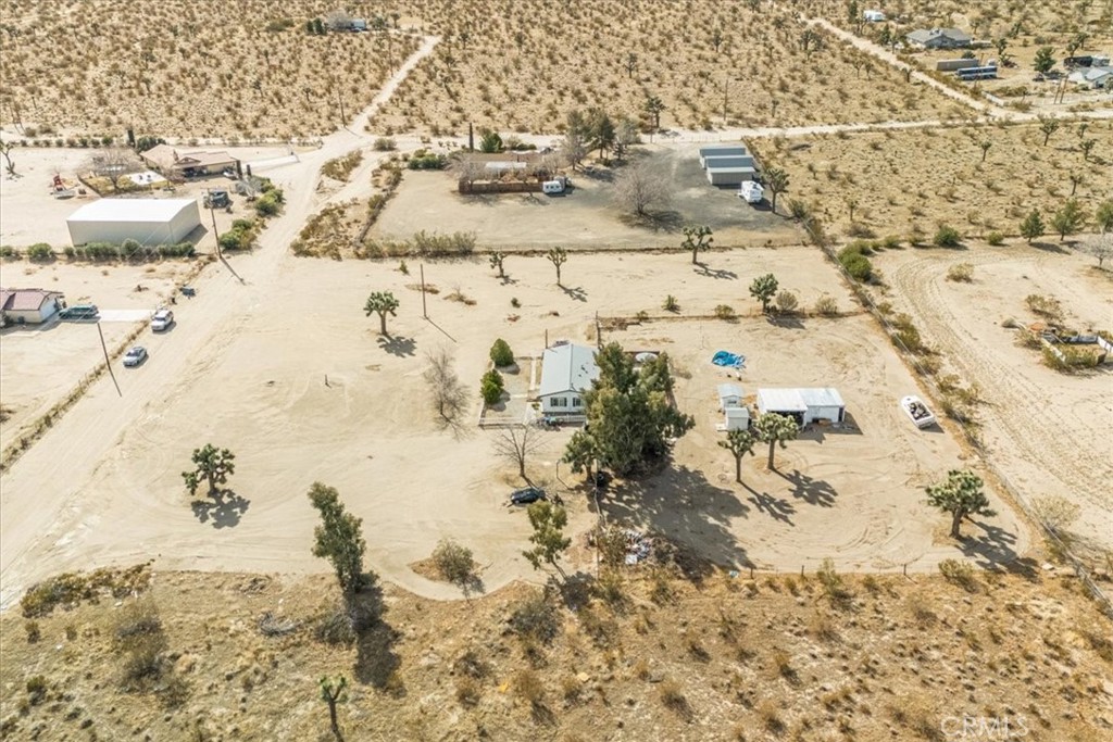 13378 Paramount Road Phelan, CA 92371 - Photo 8 of 43