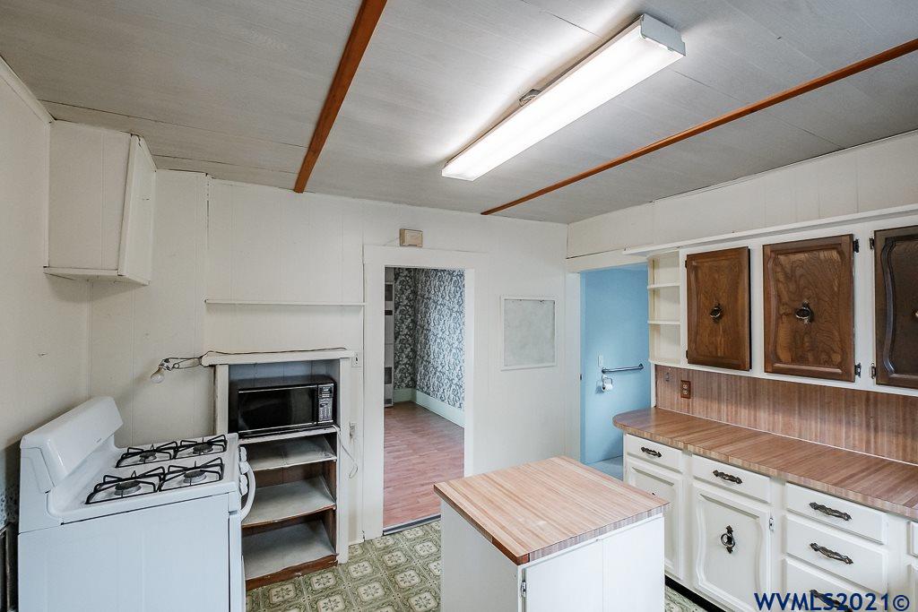 1310 Southwest 14th Avenue Albany, OR 97321 - Photo 14 of 37