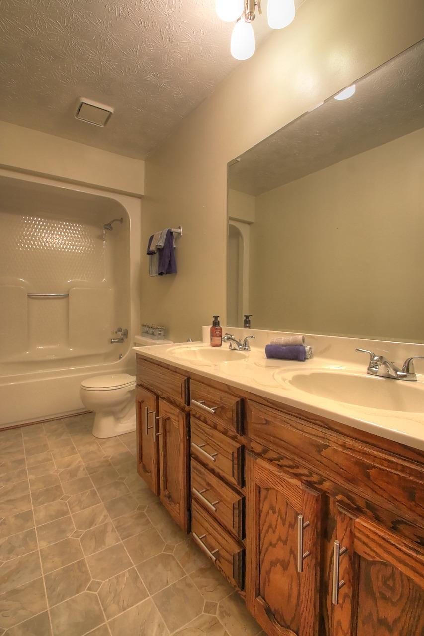 1244 Yorkshire Estates Road London, KY 40744 - Photo 19 of 33 Listing Photo