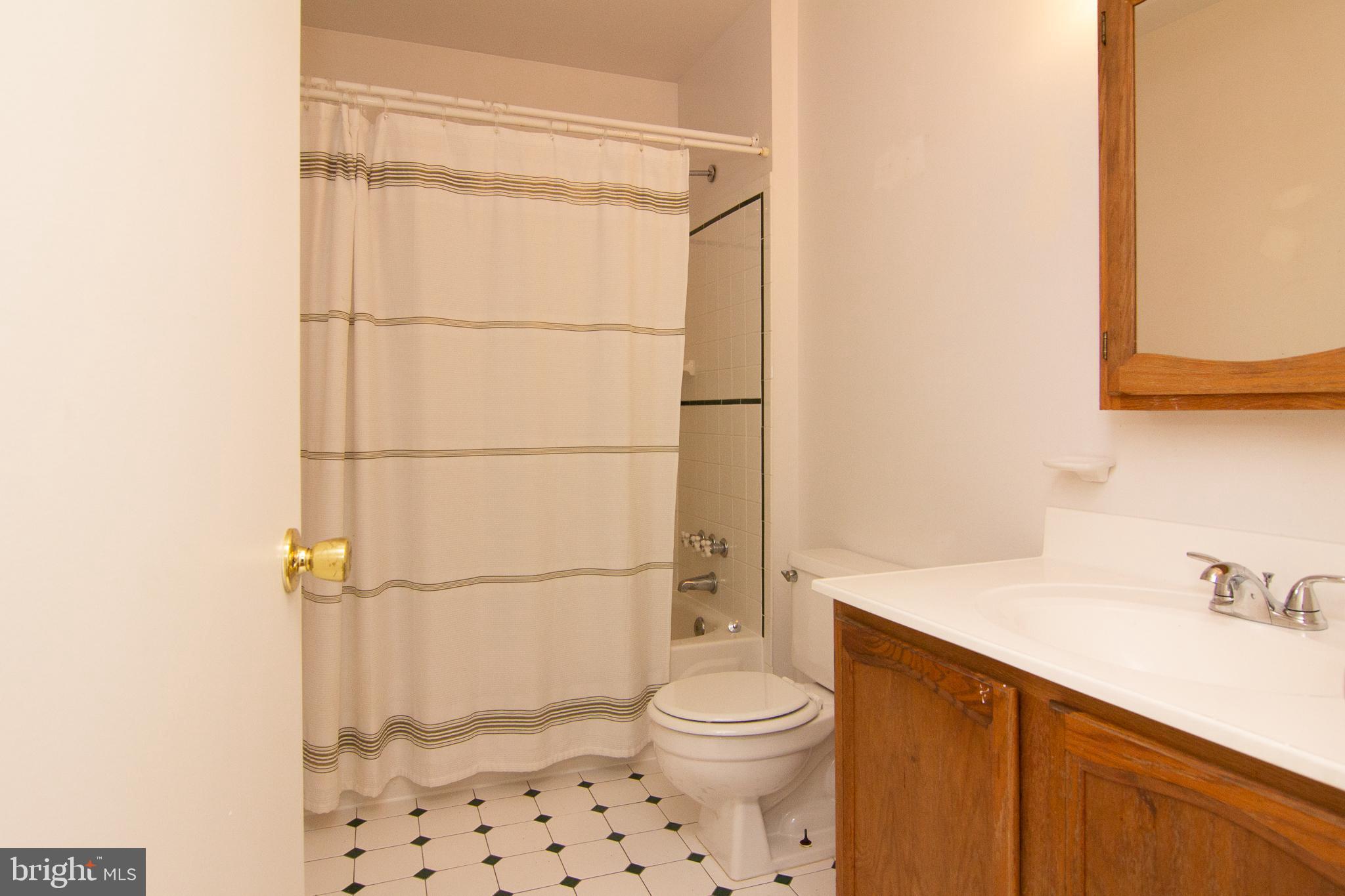 561 Hook Road Westminster, MD 21157 - Photo 18 of 30 Full Bath on Main Level