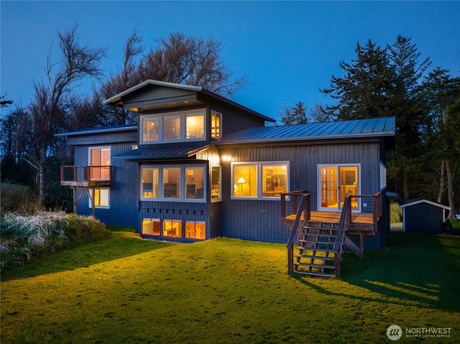 2143 West Beach Road Oak Harbor, WA 98277 - Photo 2 of 40