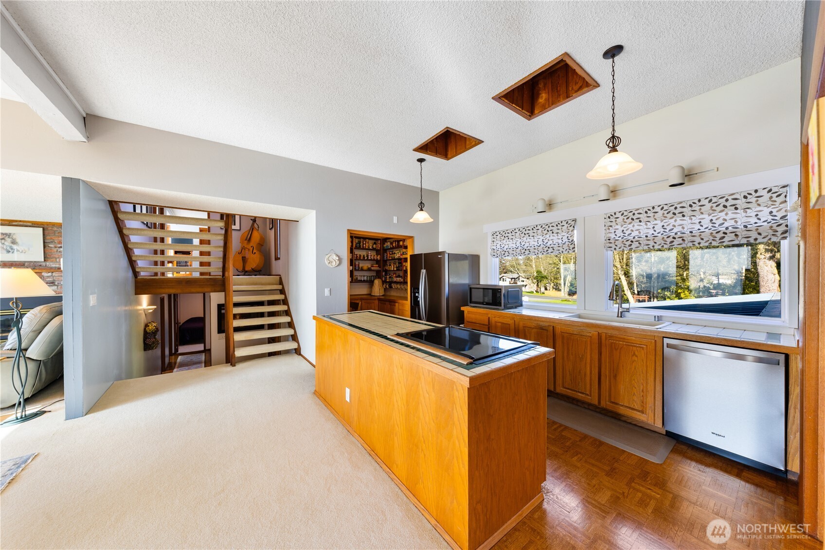 2143 West Beach Road Oak Harbor, WA 98277 - Photo 7 of 40