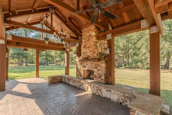 a view of a house with entertaining space