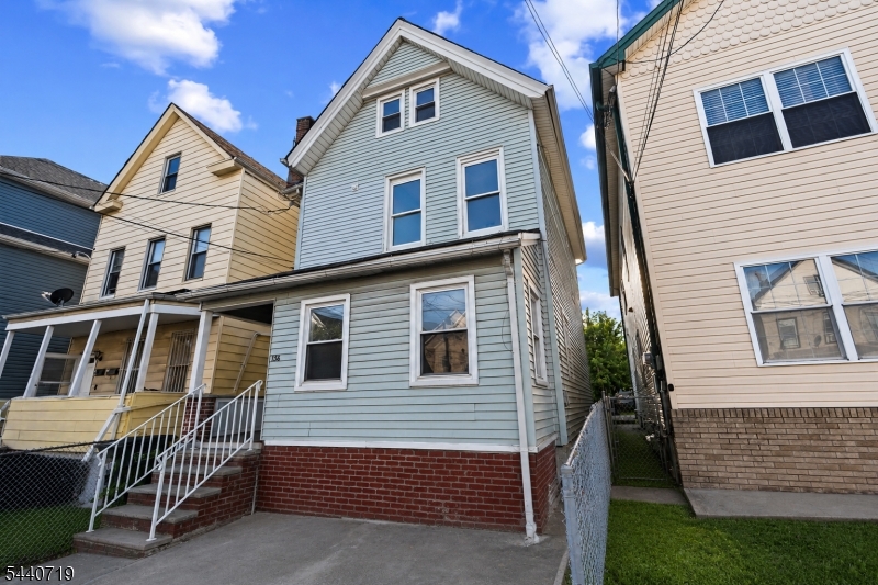 136 Smith Street Elizabeth, NJ 07201 - Photo 4 of 38