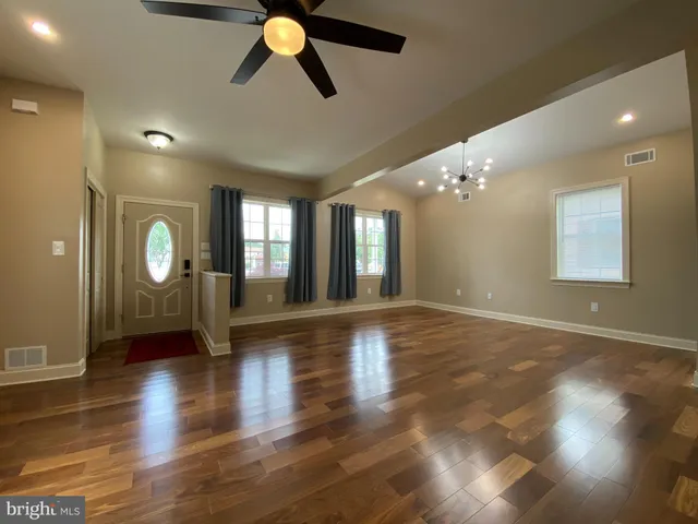 $369,999 | 9 SE Boulevard, Newfield, NJ 08344