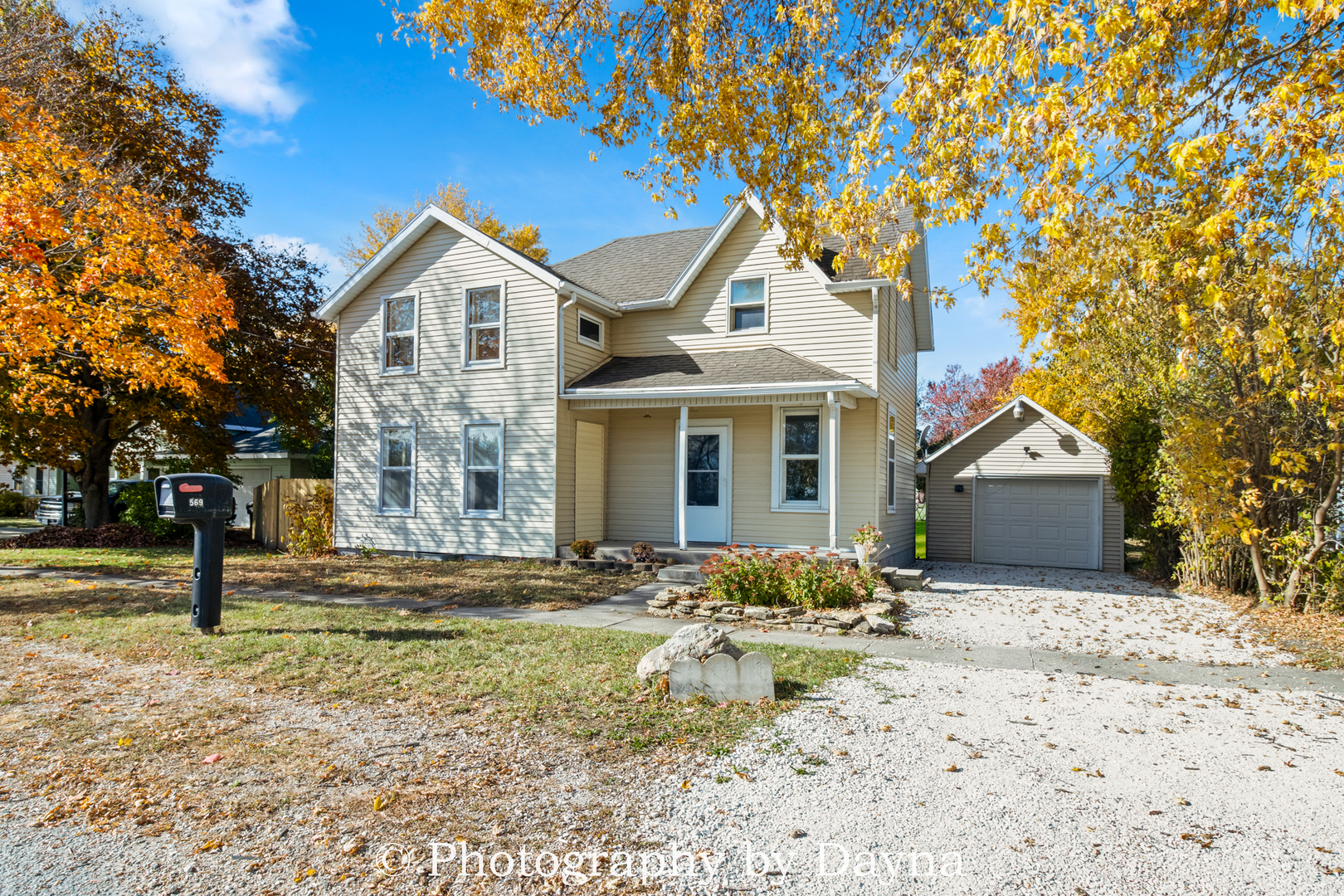 569 South Chestnut Street Chebanse, IL 60922 - Photo 2 of 22 a front view of a house with a yard