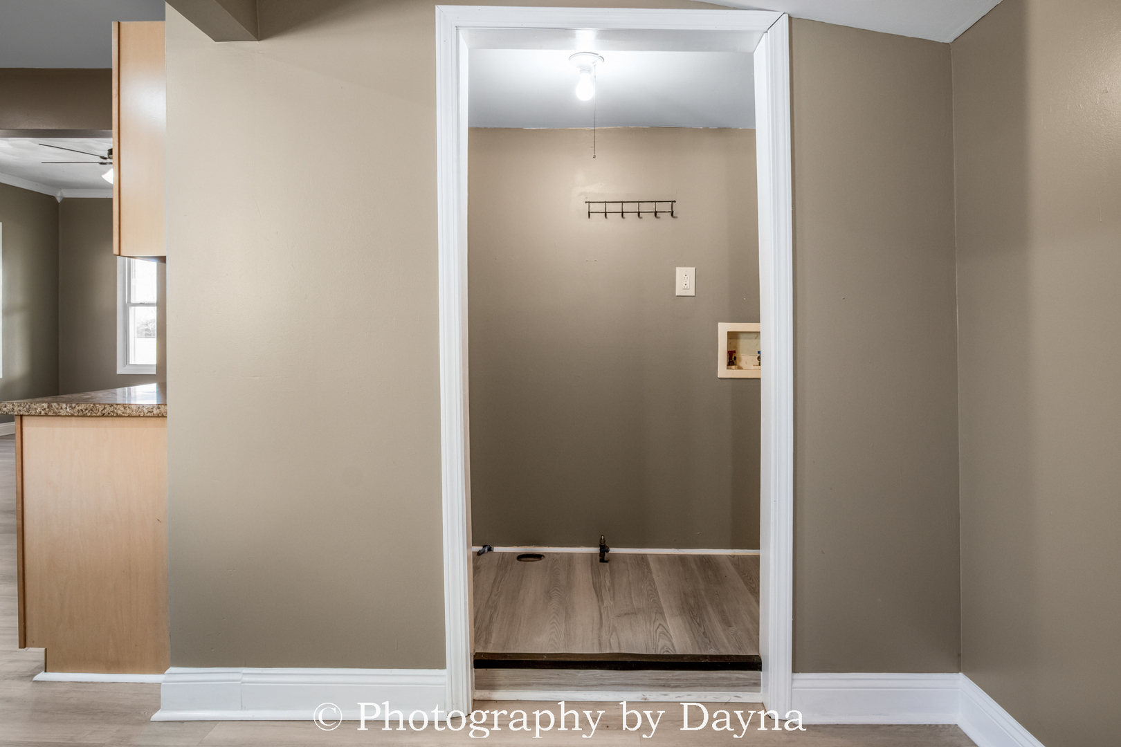 569 South Chestnut Street Chebanse, IL 60922 - Photo 5 of 22 a bathroom with a shower