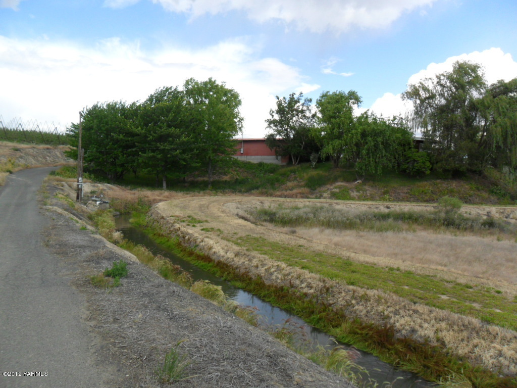 801 Clark Road Wapato, WA 98951 - Photo 28 of 28 a view of a park